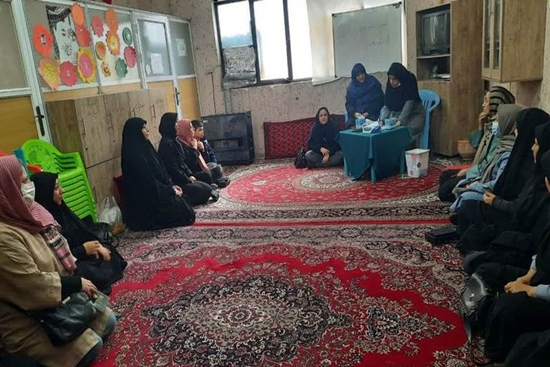 استقرار میز سلامت غربالگری دیابت و فشارخون بالا در پایگاه بسیج شهید زین الدین شهرستان اسلامشهر 